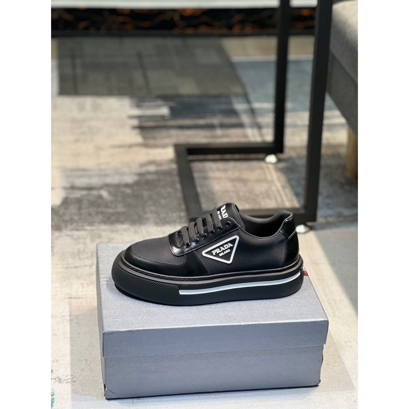 Pra*a casual shoes
